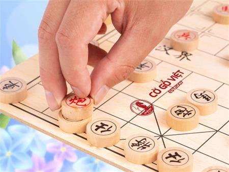 Sở hữu bộ cờ tướng gỗ nghiến - bàn gỗ thông bền đẹp giá tốt tại Cờ gỗ Việt